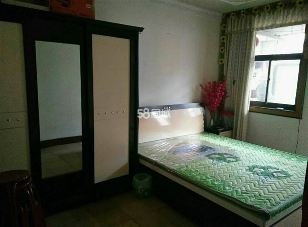 劳动路南头拎包入住二室一厅一厨一卫房